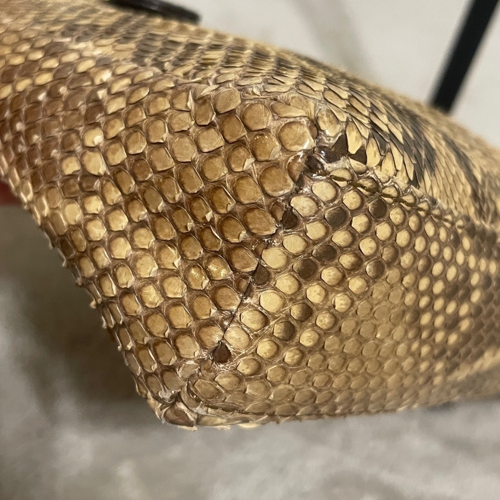 Bagliore Snakeskin Pattern Shoulder Bag - Picture 6 of 13